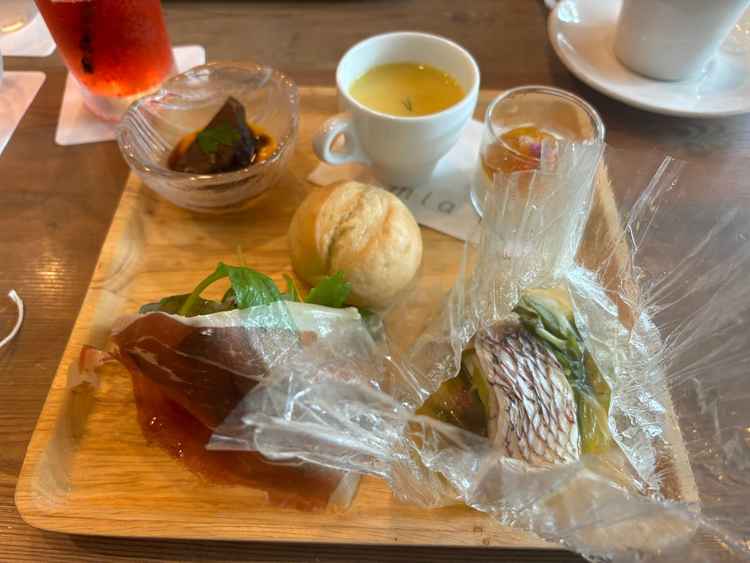 試食のワンプレートも色々な種類が食べられどれも美味しかった