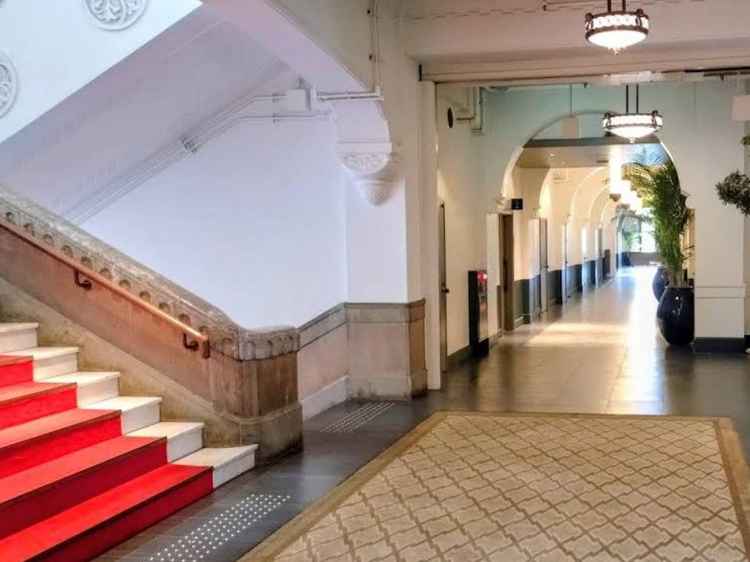 式場や待合室などをつなぐ通路の写真。