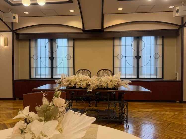 会場はレトロな雰囲気です。和装が合うと思いました。