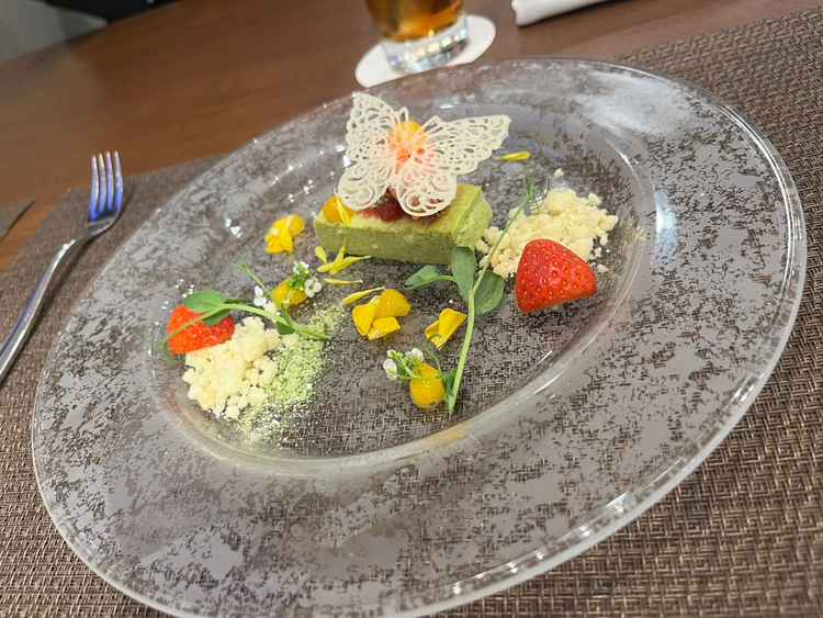 試食のデザートです。味はもちろん、見映えが素敵でした。