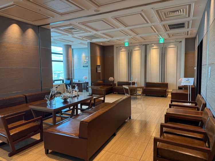 ゲストが待っている場所は喫煙所もあるのが珍しいなと思いました。