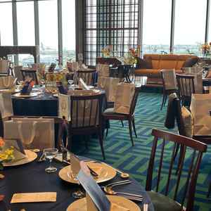 別の披露宴会場の写真。絨毯が緑ベースの可愛い披露宴会場でした。