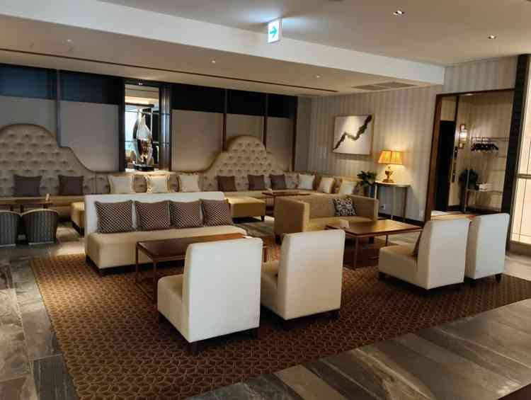 ロビーもおしゃれて大人っぽい感じ