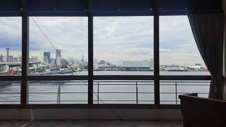 会場内から見える外の景観