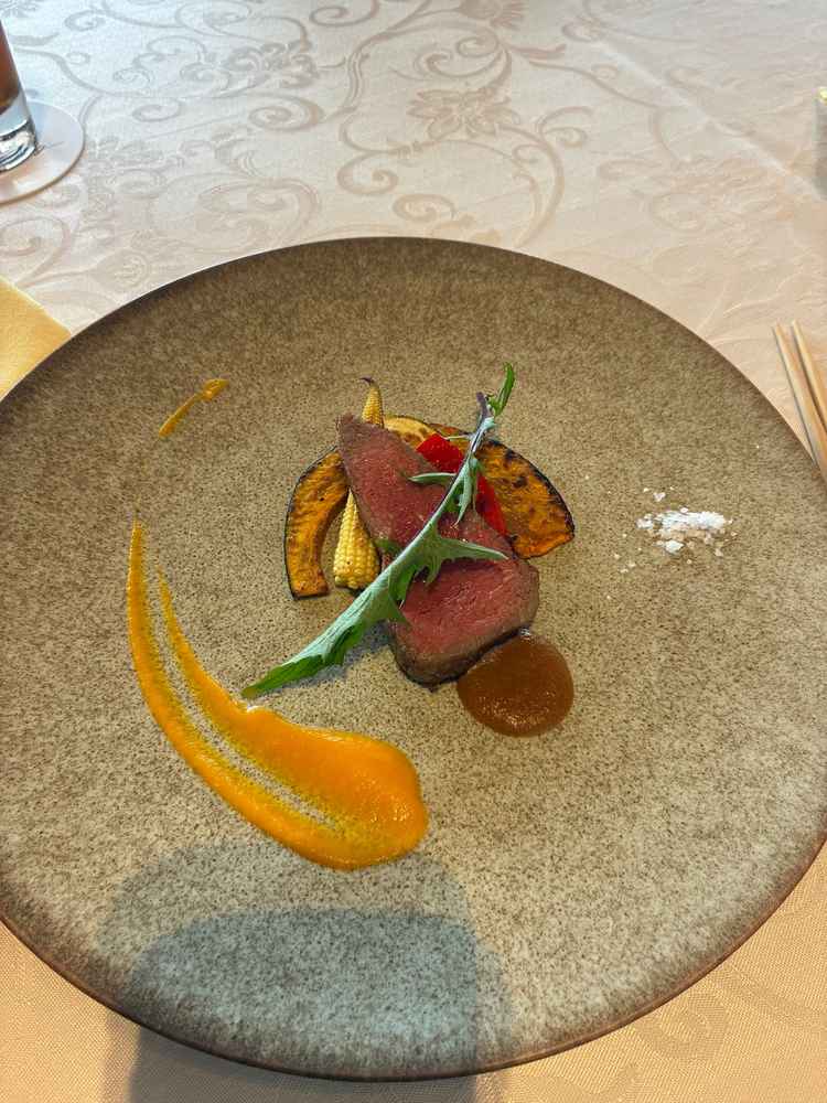 国産和牛の試食をいただきました。お肉が柔らかくとてもおいしかったです。料理は大事です。