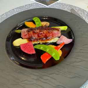 試食で提供された肉料理