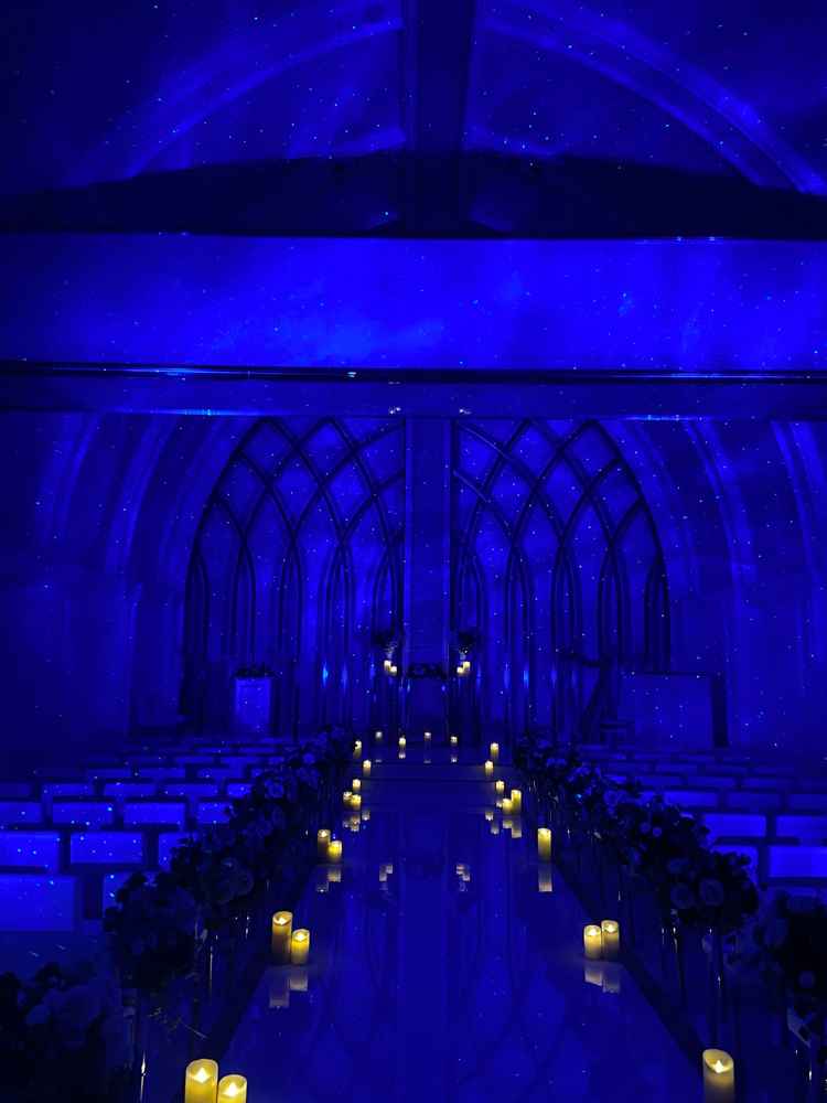 チャペル。写真だと見えにくいですが、実際の場だとプラネタリウムがとても綺麗でした！