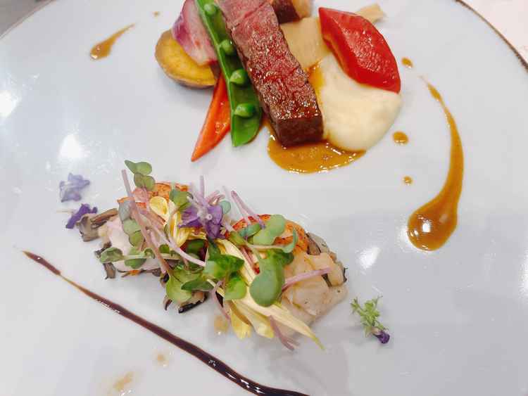 柔らかい牛肉と、オマール海老でした。