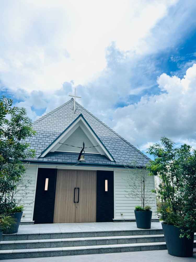 チャペル外観です。別棟になっていて、とても可愛らしい印象でした。