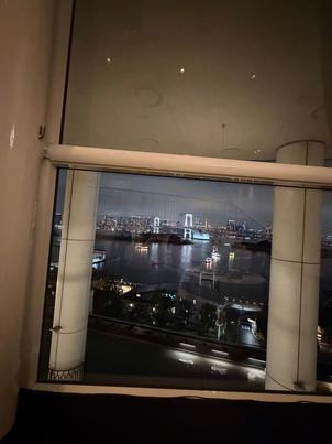 披露宴会場から見た夜景の海は絶景でした。夜に披露宴をやりたくなるほど、魅力的な景色でした。