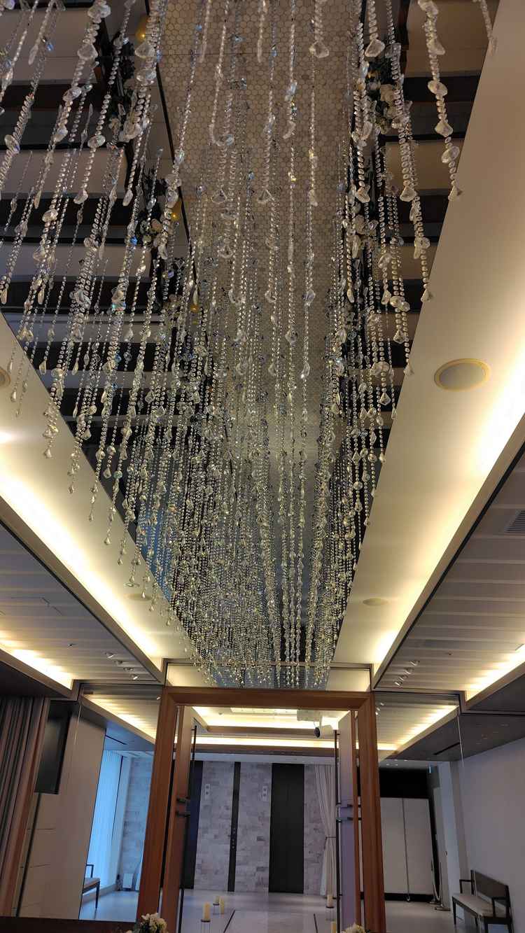 天井の装飾がライトに照らされて、キラキラして可愛かった。