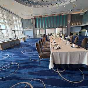 30人規模でおすすめされた会場。丸テーブルもある。