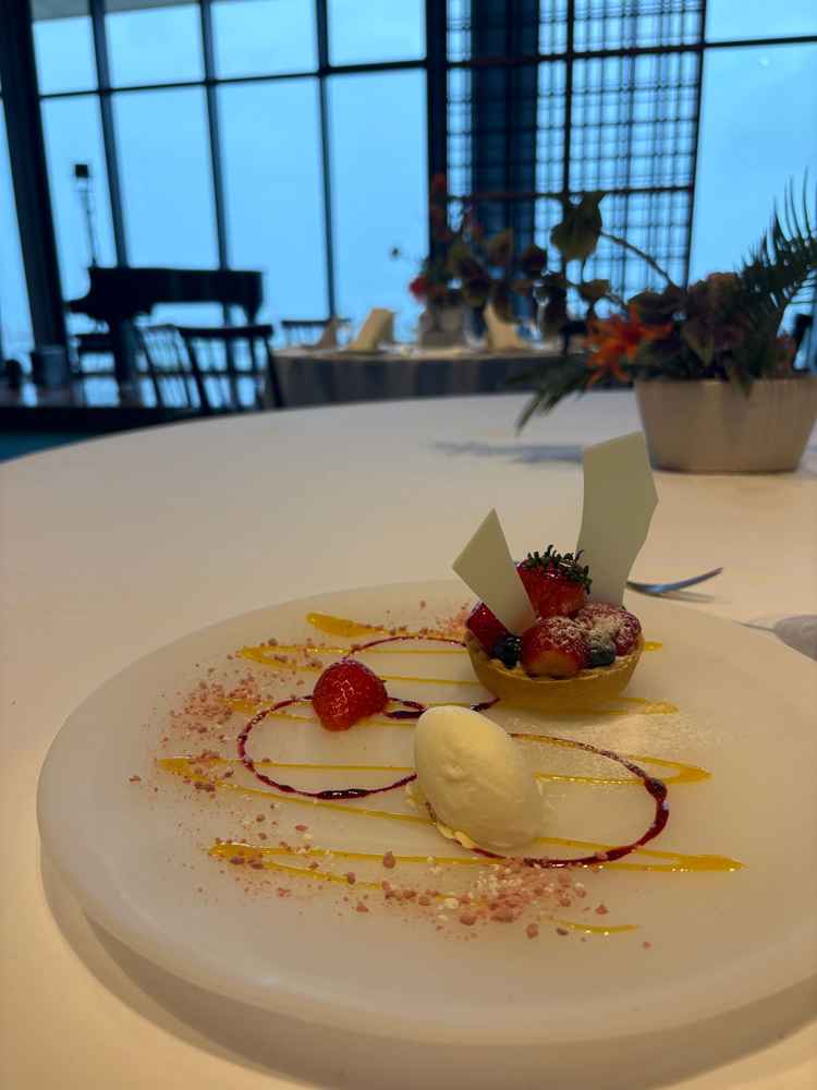 どのメニューも非常に美味しかったです。特にデザートがお気に入りでした。