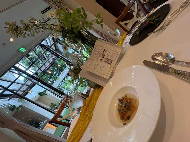 料理のグレードは7つほどあり品数なども選べる。丁寧さを感じられ美味しかった。