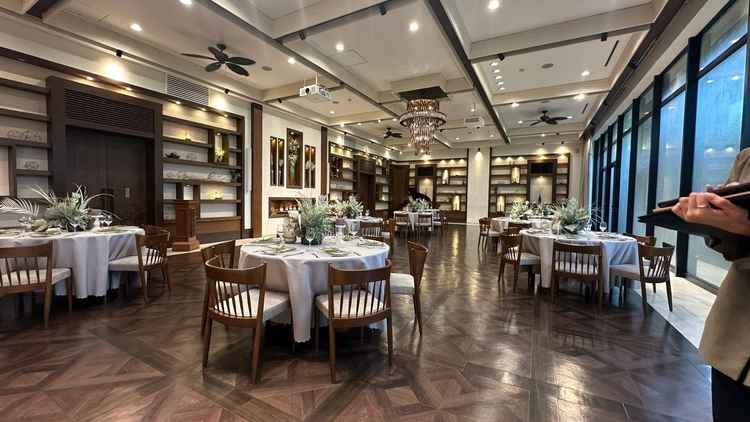 披露宴会場も天高で広々していました。お手洗いもすぐ近くにあり、ゲストにはありがたいと思います