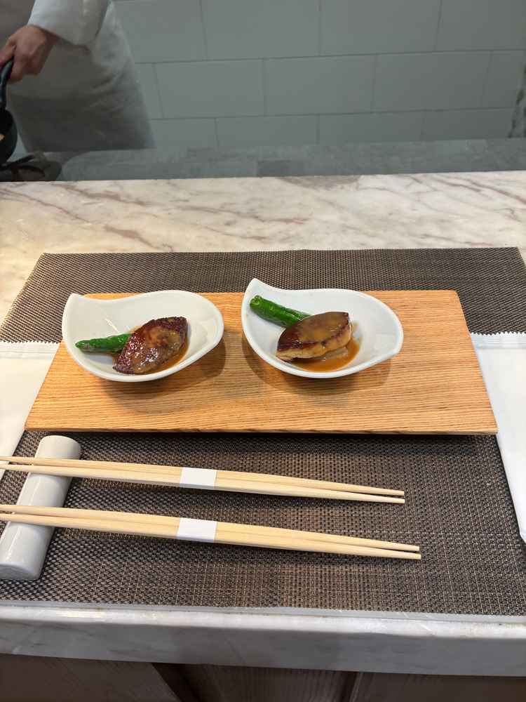 お肉が柔らかくて、お味噌のタレがとても美味しかったです！フレンチだけど和の感じもあるのがよかった。