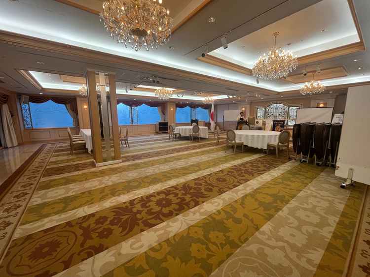 クラシカルな雰囲気の披露宴会場
