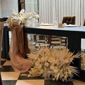 参考に飾られていた装花が素敵で参考になりました？