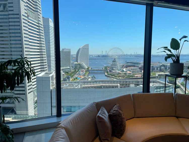窓側から見た素敵な横浜の景色です。
