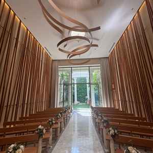 チャペルの写真です。木の暖かい匂いがして良かった