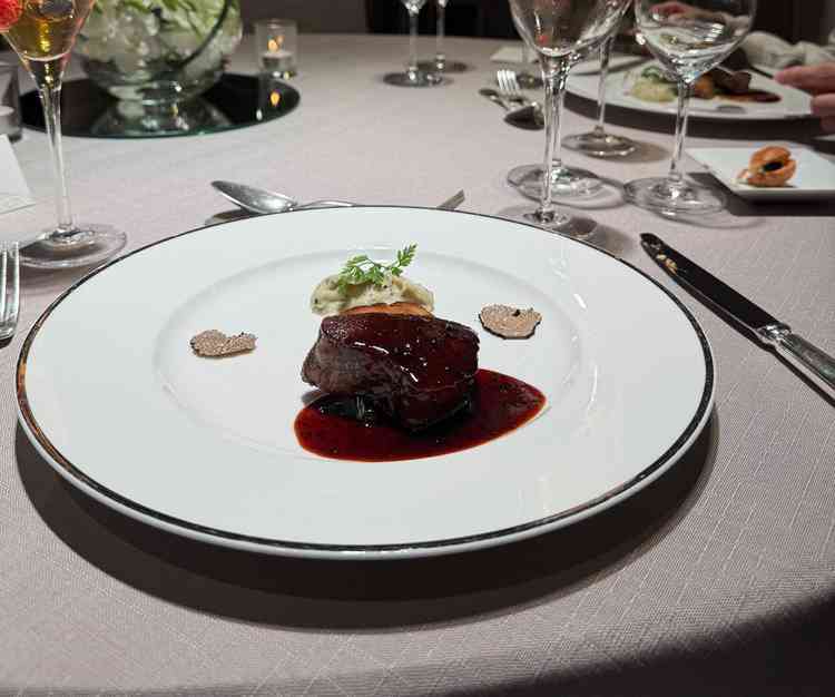 さすがグランドハイアットと思う美味しい料理。盛り付けも素敵でした。