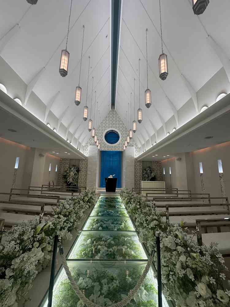 とても高さがありお花のロードが印象的でした。