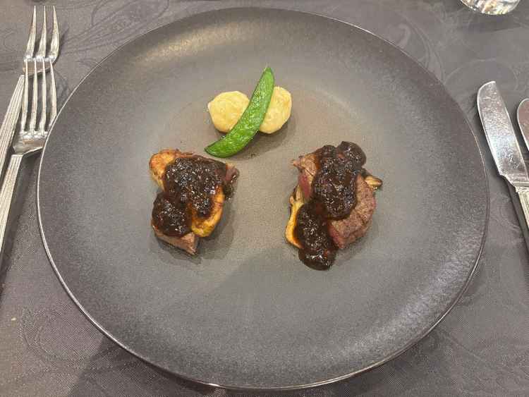 フォアグラと牛肉のメニューです。