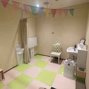 キッズスペースです。式までの待ち時間に利用したり、授乳に使用できます。