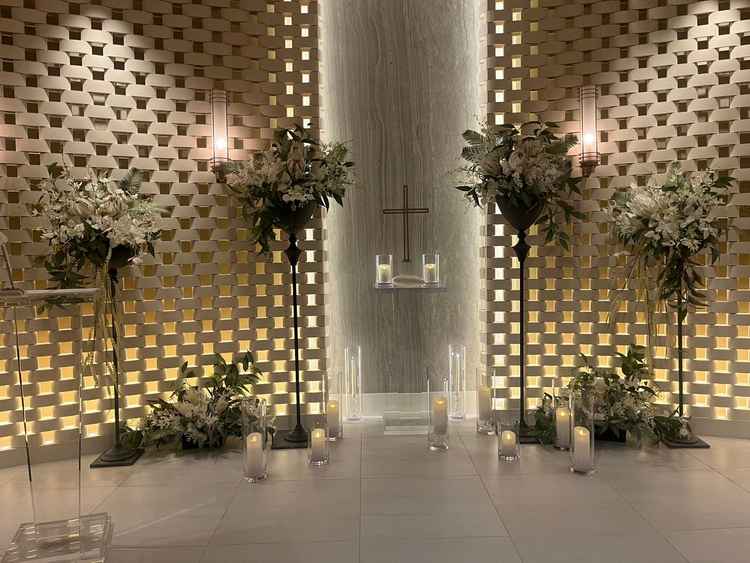 チャペルは明るすぎず雰囲気があって良かったです。