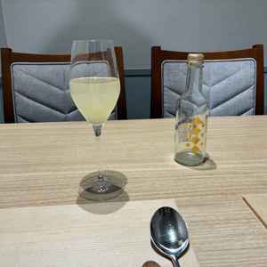 ドリンクメニューの中から、オリジナルのジンジャーエールをいただきました。辛口で美味しかったです。