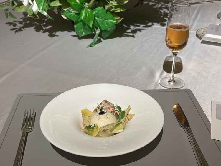 オマール海老とホワイトアスパラガスのムース