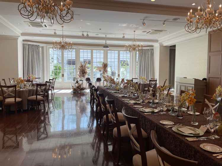 披露宴会場の横にもガーデンがあるため外からの演出も可能