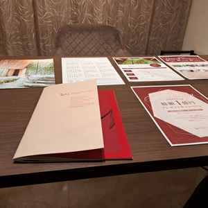 このように対面にプランナーさんが座り説明をしてくれました。