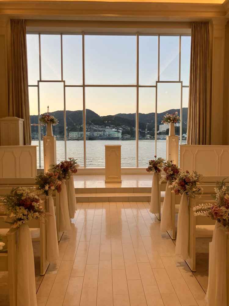 チャペルの目の前には海が広がりとても素敵でした。