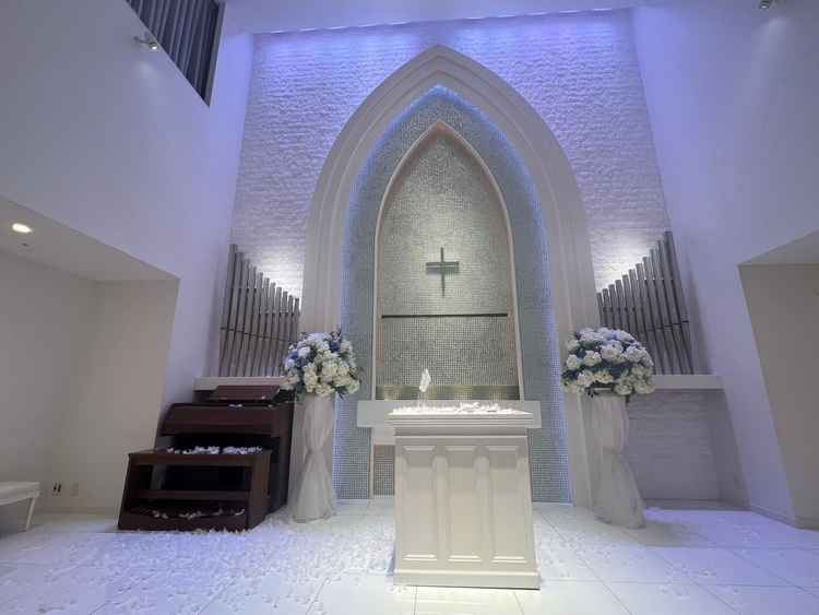 チャペル羽が降っててきれい