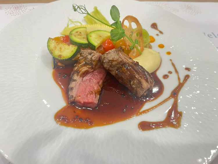 メイン料理の試食