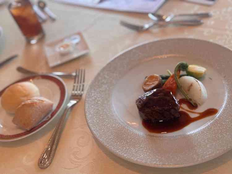 試食は和食、洋食と食べ比べできるところが良かった。両方インパクトがあり美味しかった。