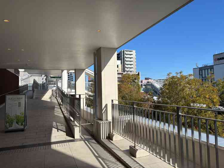 本当に駅に近く、アクセス抜群。