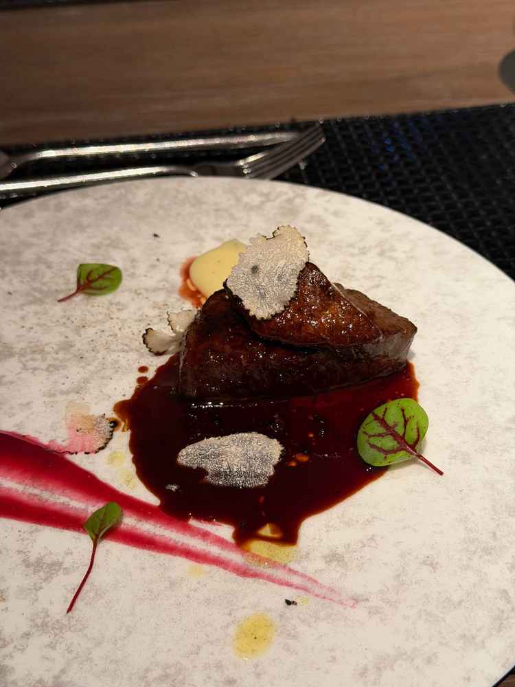 料理にこだわりがあると伝えたところ、デザートのみのところを、食事もご用意いただけました