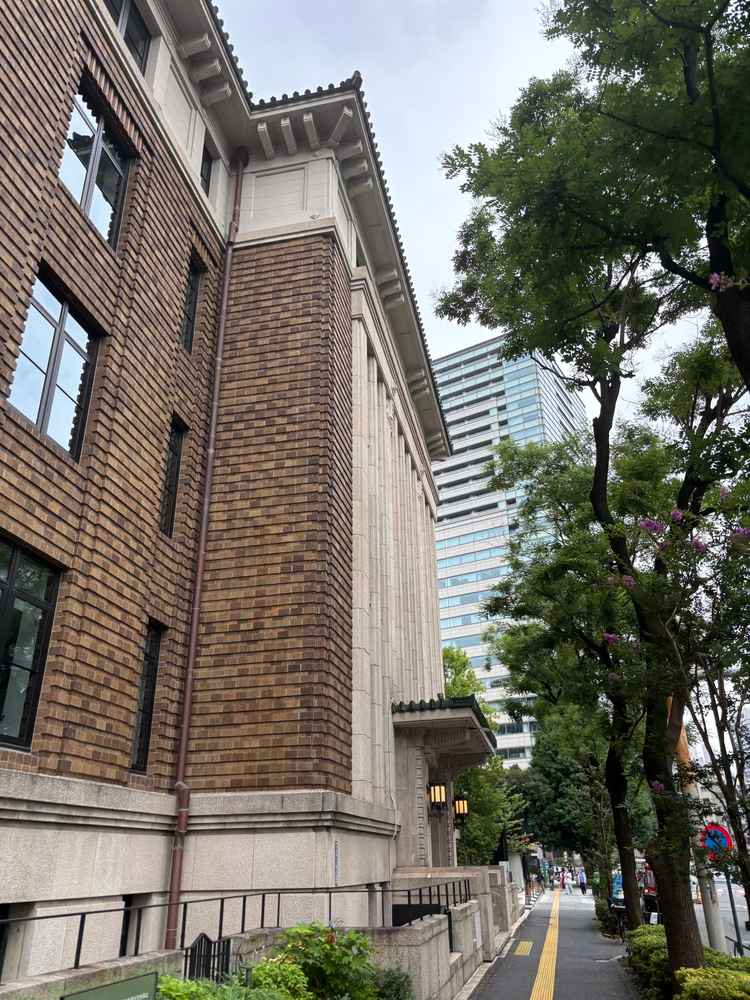 通りからの外観