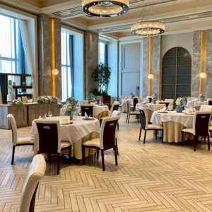 40人規模程度の披露宴会場