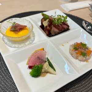 試食でいただいた料理。こちらは真ん中のコースの模様。