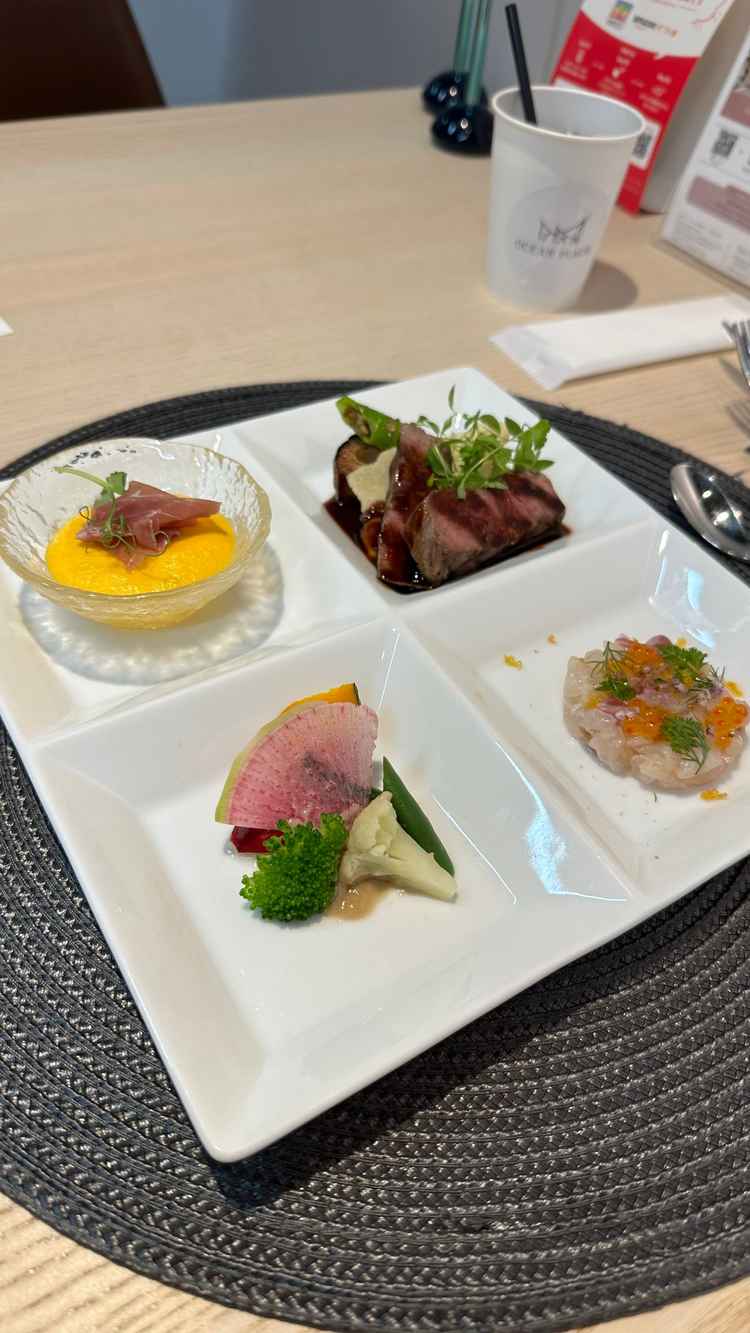 試食でいただいた料理。こちらは真ん中のコースの模様。