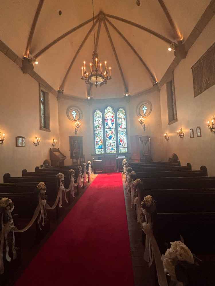 チャペル内装