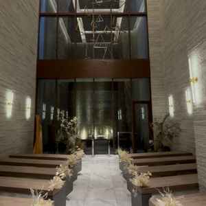 天井が高く、地下にいることを忘れてしまうくらい開放感がありました。素敵すぎて鳥肌が立ちました。