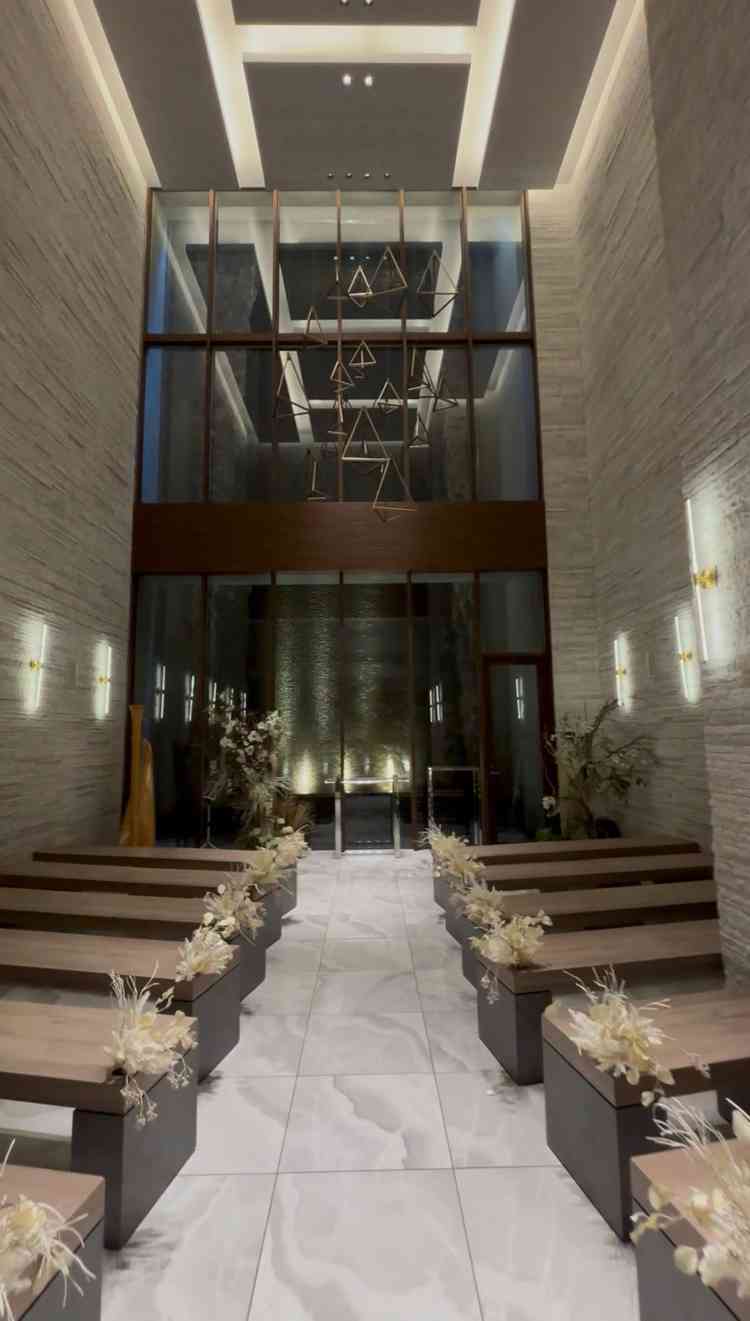 天井が高く、地下にいることを忘れてしまうくらい開放感がありました。素敵すぎて鳥肌が立ちました。