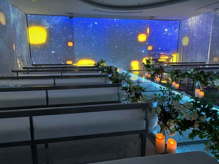 チャペルのプロジェクションマッピングバージョン。