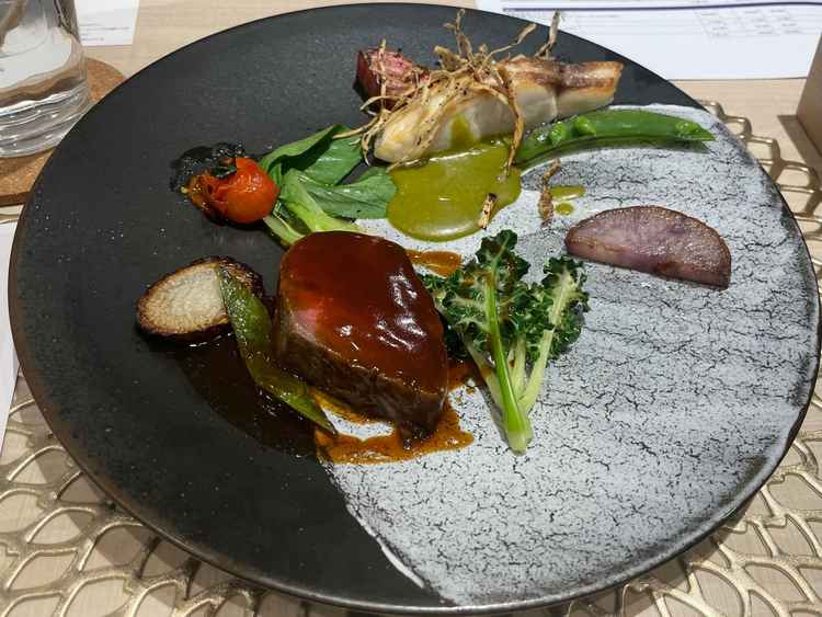 試食のメインの魚と肉