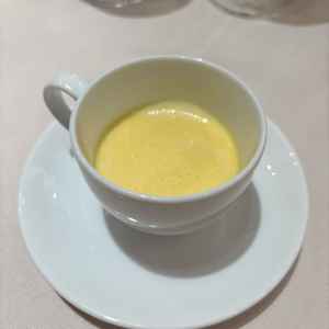 とうもろこしのポタージュが絶品。他のお料理も大変美味しく、ゲストに喜ばれそうだと感じました。