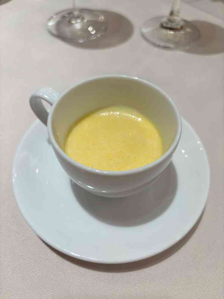 とうもろこしのポタージュが絶品。他のお料理も大変美味しく、ゲストに喜ばれそうだと感じました。